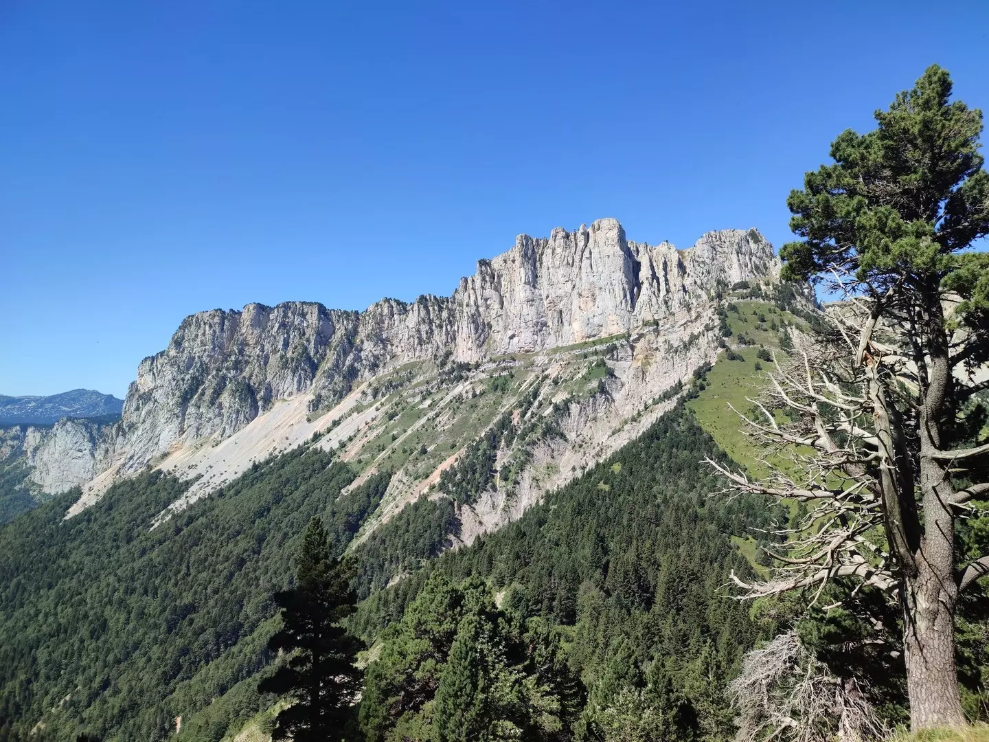 Les Rochers du Parquet depuis le Col de l'Aupet