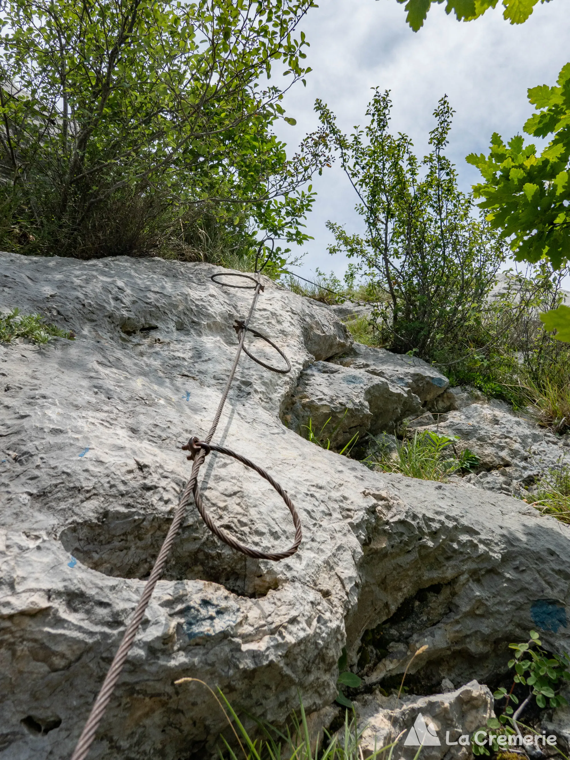 Passage câblés sur l'arête des écureuils sur le Néron