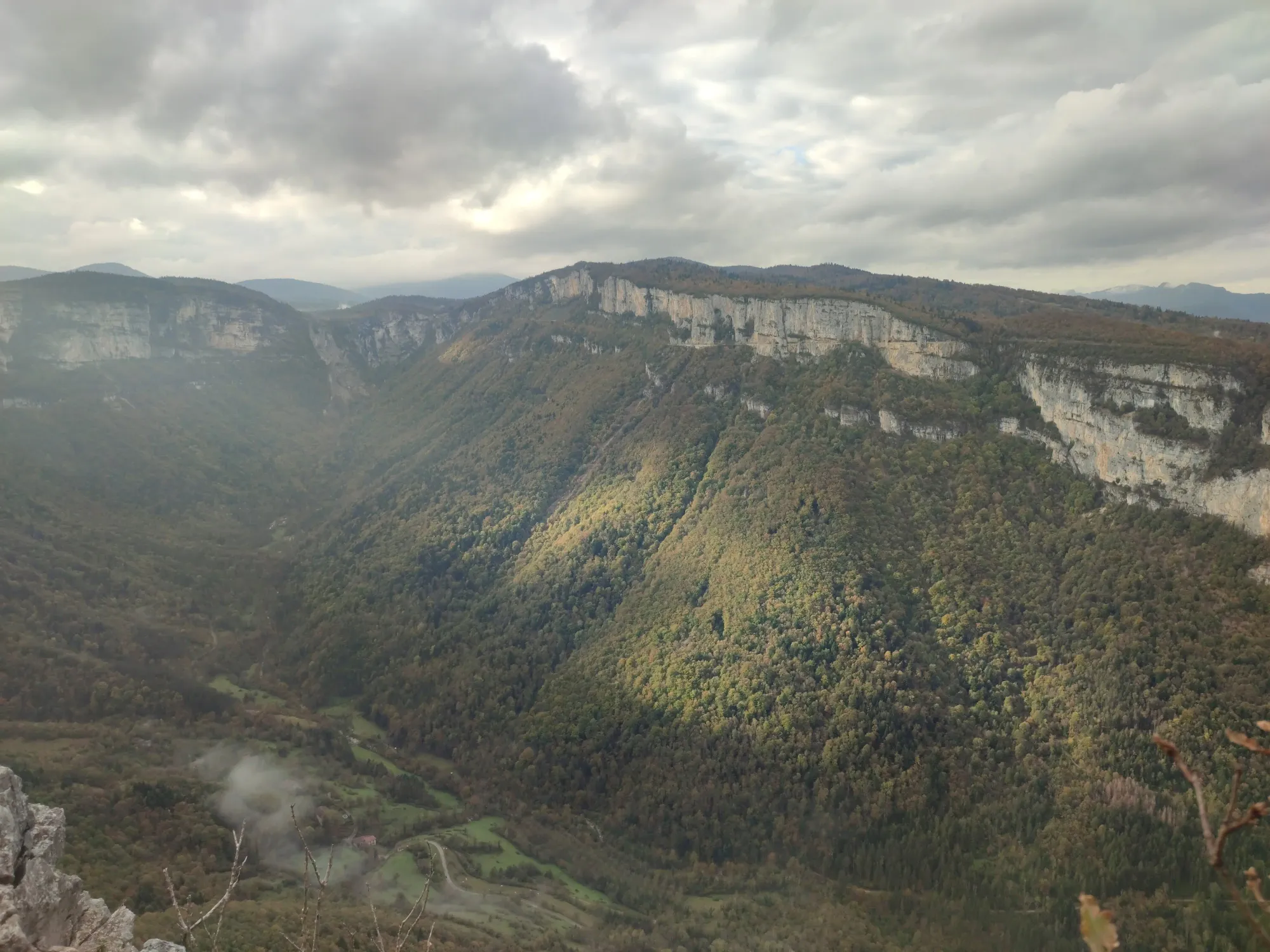 Voie du dièdre TD- 6a>5c P3 - Serre Châtelard