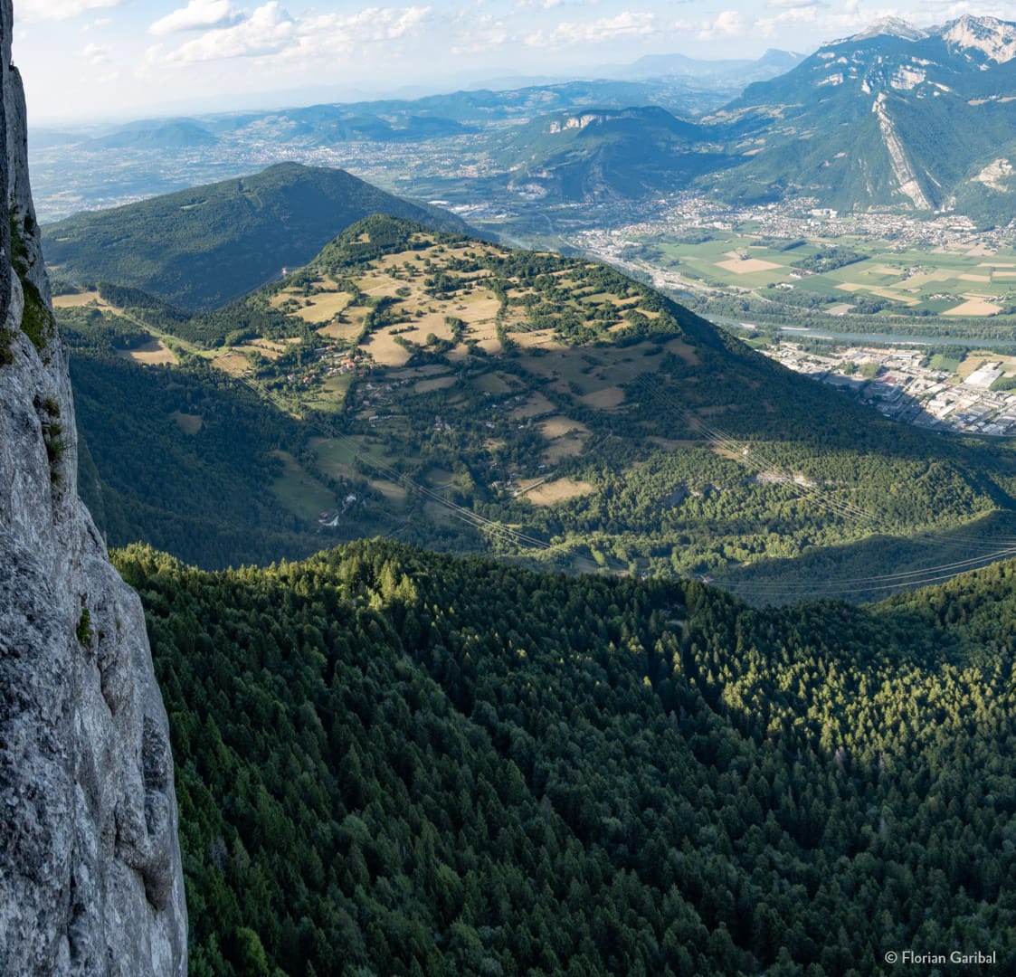 Jolies alternances de lumières au dessus de Noyarey, Vercors