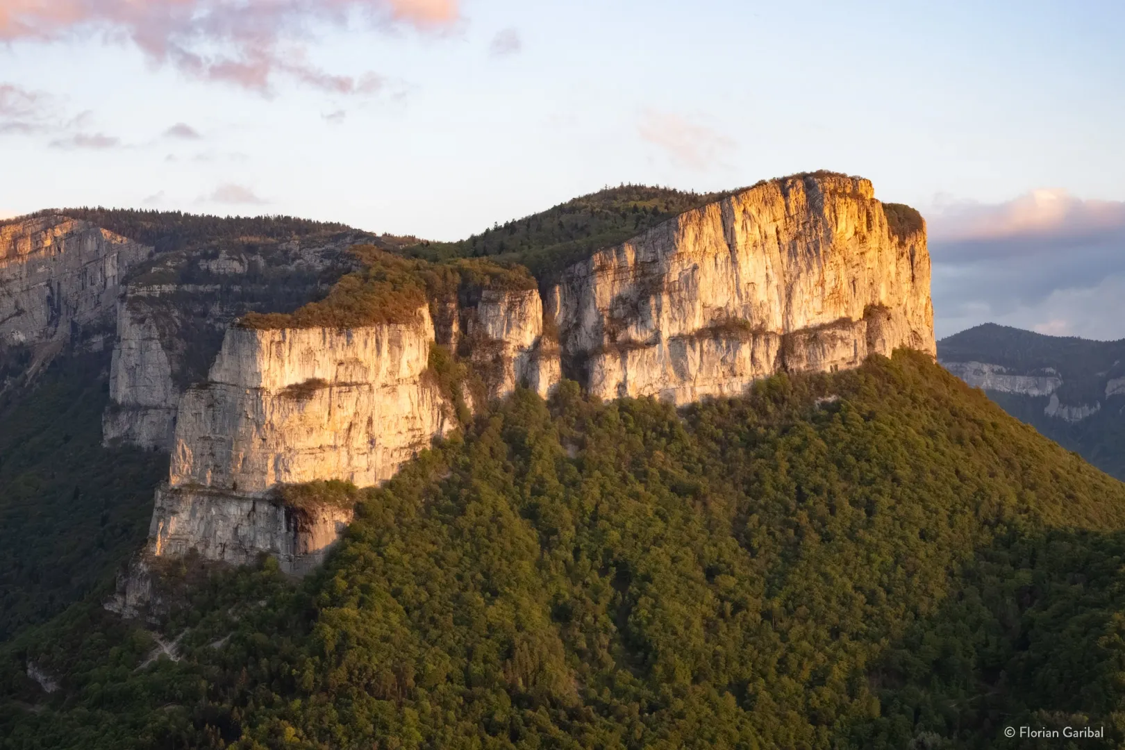 Couché de soleil sur les Cournouses dans le Vercors - © Florian Garibal