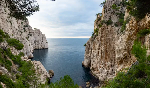 Aiguille de L'eissadon dans les calanques 